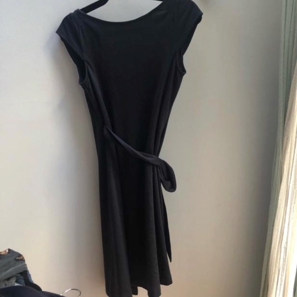 Diane Vom Furstenburg “Al Reves” reversible 100% wool wrap dress. - Picture 9 of 9